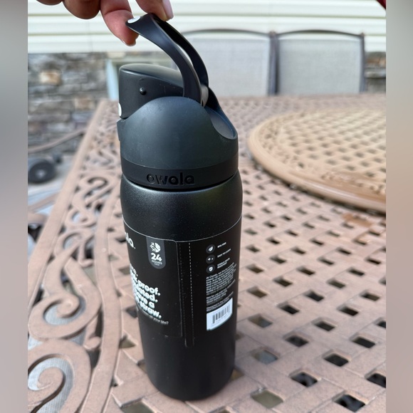 NWT- Owala 32oz Stainless Steel FreeSip Spout Water Bottle- Very Very Dark - Picture 2 of 4